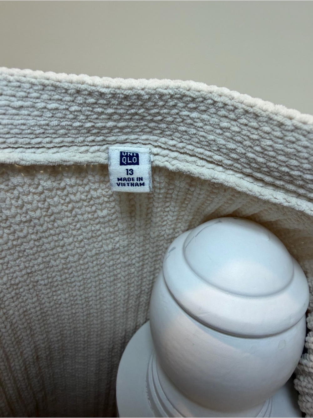 Uniqlo Light Cream Ribbed V-Neck Cardigan - Picture 6 of 7